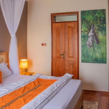 Savannah Suites Lubowa Exterior foto